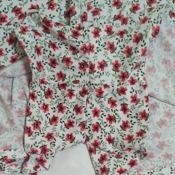 UO Kerry Ivory Floral Playsuit, Color Red/Green/White Size SP - Picture 9 of 16
